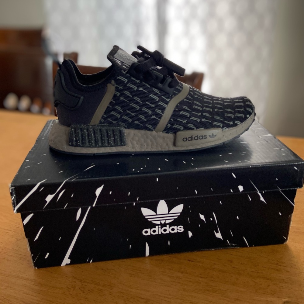 Adidas NMD_R1 Star Wars Mandalorian size 4